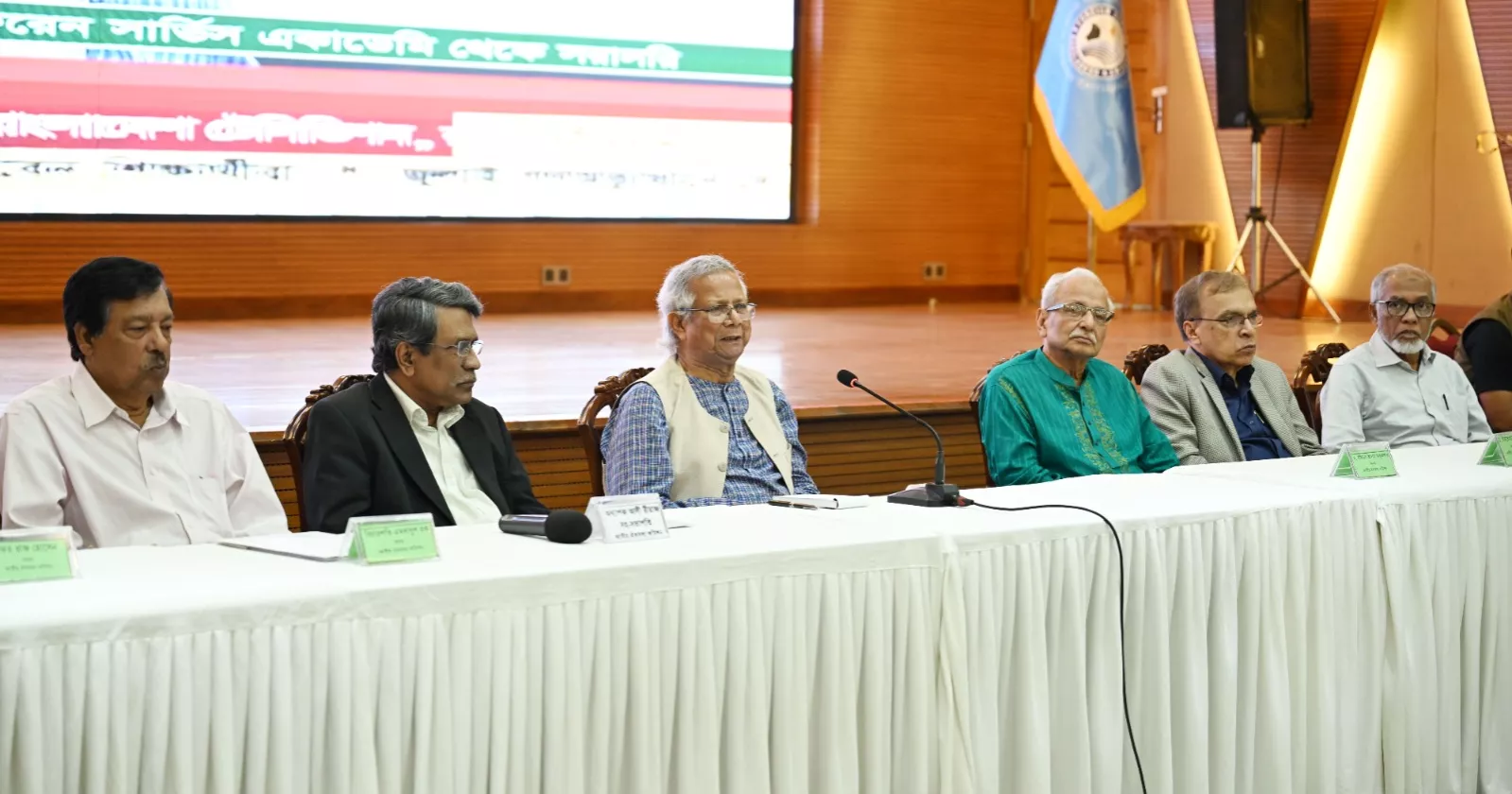 উৎসবমুখর পরিবেশে জুলাই সনদে সই হবে, আশা প্রধান উপদেষ্টার