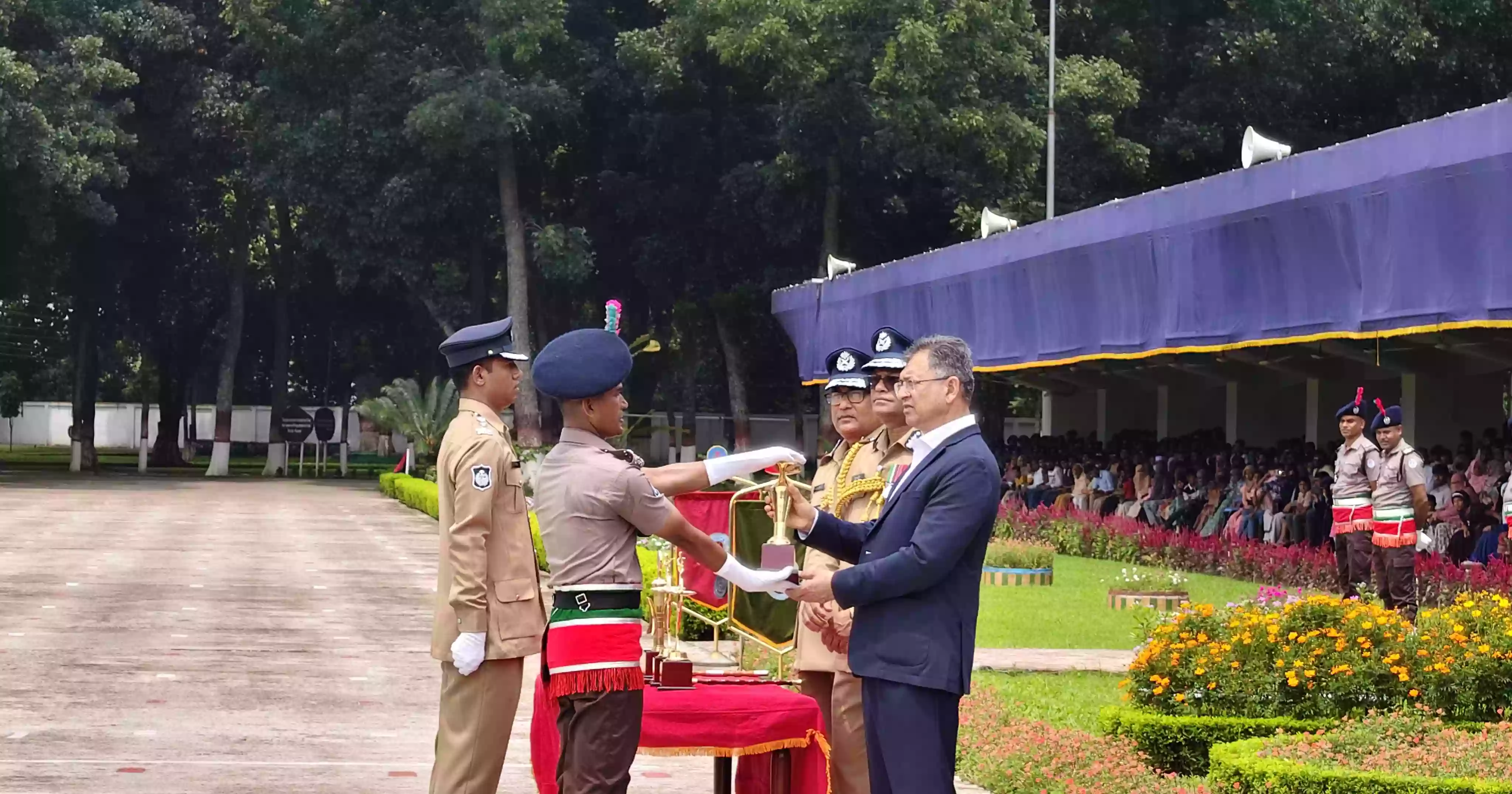 পুলিশ কোনো বিশেষ দল বা গোষ্ঠীর লাঠিয়াল বাহিনী নয়: স্বরাষ্ট্রমন্ত্রী