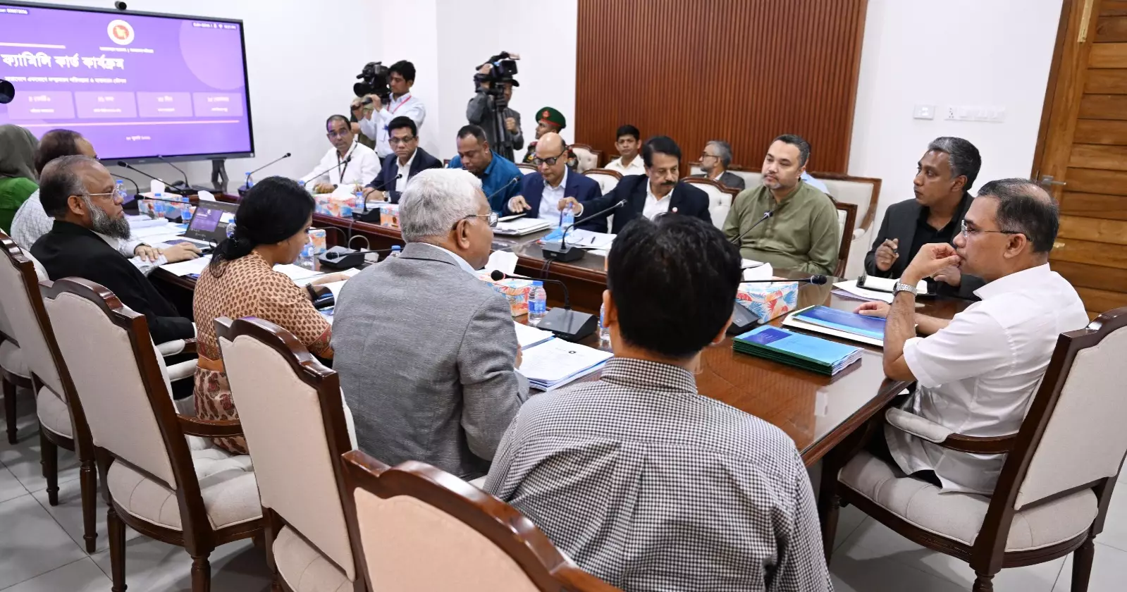 ফ্যামিলি কার্ড কর্মসূচি সারা দেশে সম্প্রসারণের নির্দেশ প্রধানমন্ত্রীর