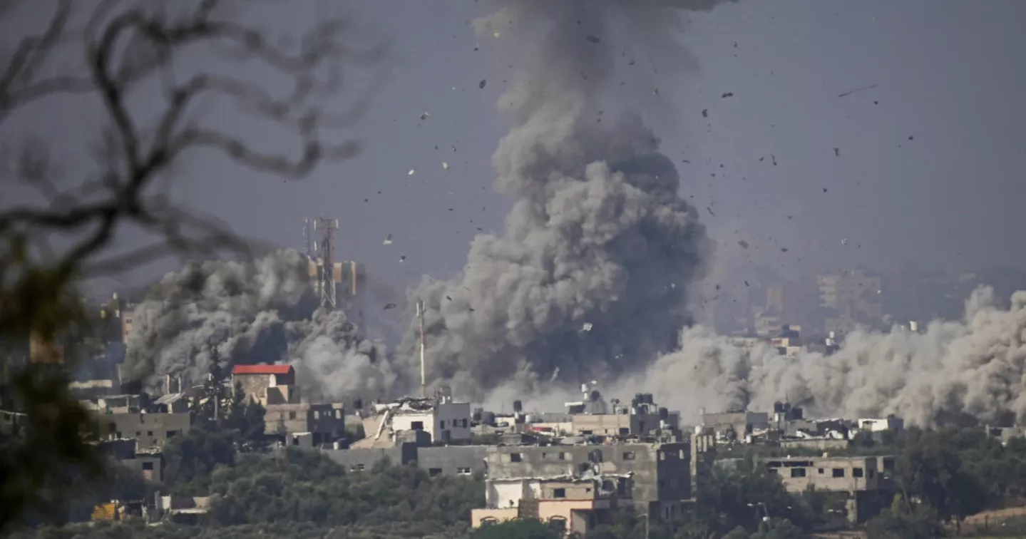 গার্ডিয়ানের বিশ্লেষণ: দীর্ঘস্থায়ী হতে পারে ইরান-ইসরায়েল যুদ্ধ