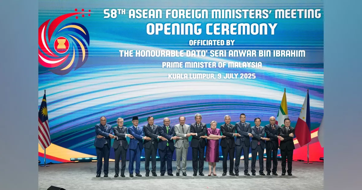 দক্ষিণ-পূর্ব এশিয়াকে ‘বাণিজ্যযুদ্ধ’ নিয়ে সতর্ক করলেন আনোয়ার ইব্রাহিম