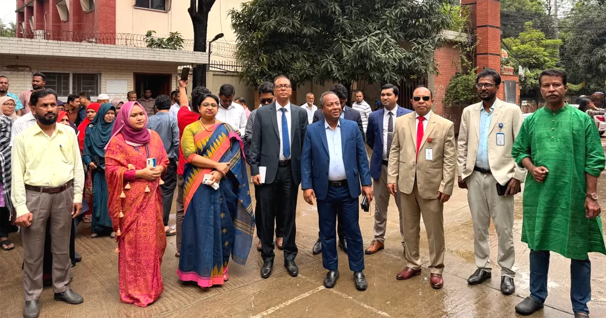 রাজধানীতে গণযোগাযোগ অধিদপ্তরের ভ্রাম্যমাণ সংগীতের আয়োজন