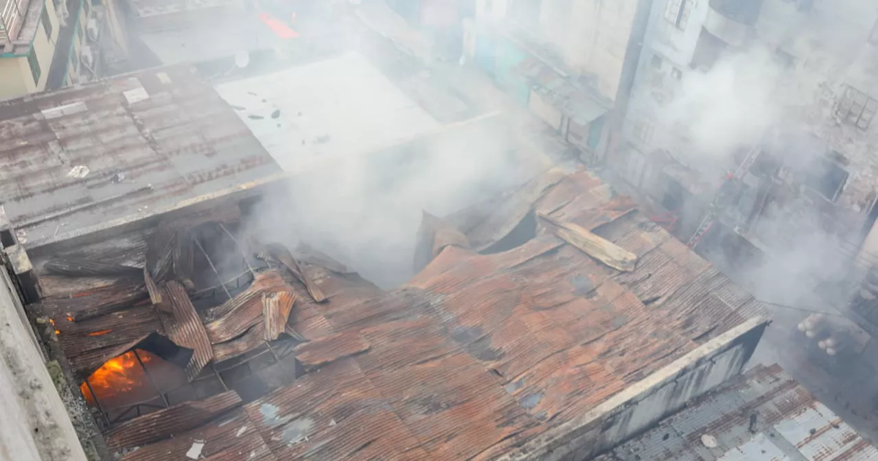 মিরপুরে গার্মেন্টস কারখানা ও রাসায়নিকের গুদামে অগ্নিকাণ্ড, ৯ জনের মৃত্যু