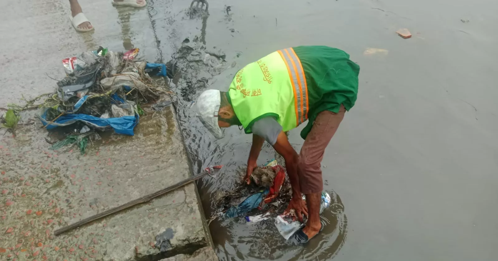 ডিএসসিসিতে জলাবদ্ধতা: রেসপন্স টিম গঠন ও নিয়ন্ত্রণ কক্ষ চালু 