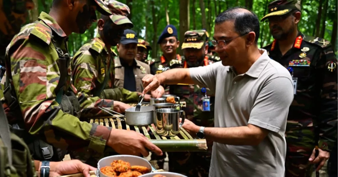 গ্রীষ্মকালীন সেনা মহড়া আকস্মিক পরিদর্শনে প্রধানমন্ত্রী, প্রশিক্ষণ ও প্রস্তুতি বজায় রাখার নির্দেশ