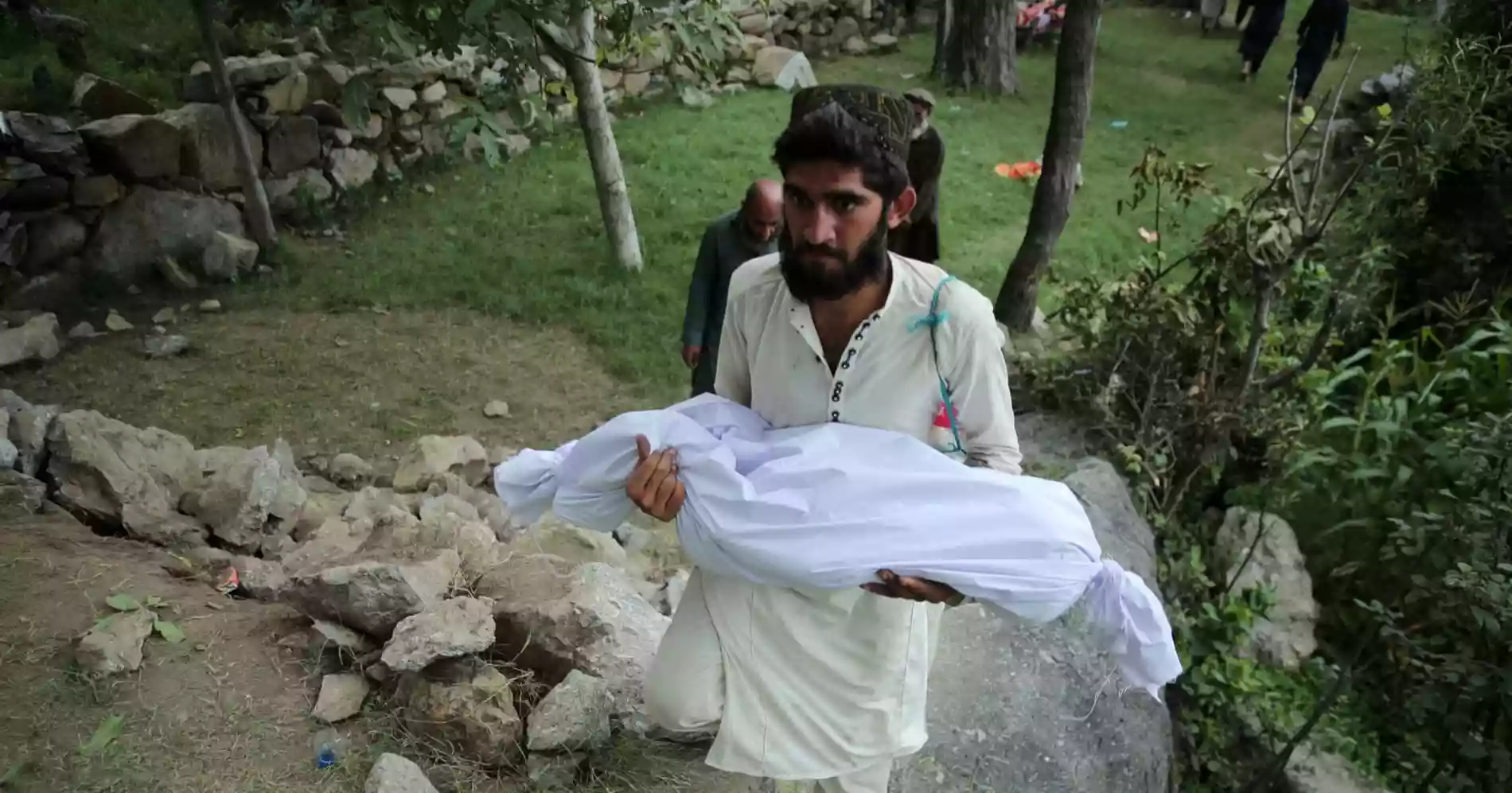 আফগানিস্তানে ভূমিকম্প: নিহত ৮০০ ছাড়িয়েছে, আন্তর্জাতিক সহায়তার আহ্বান তালেবানের