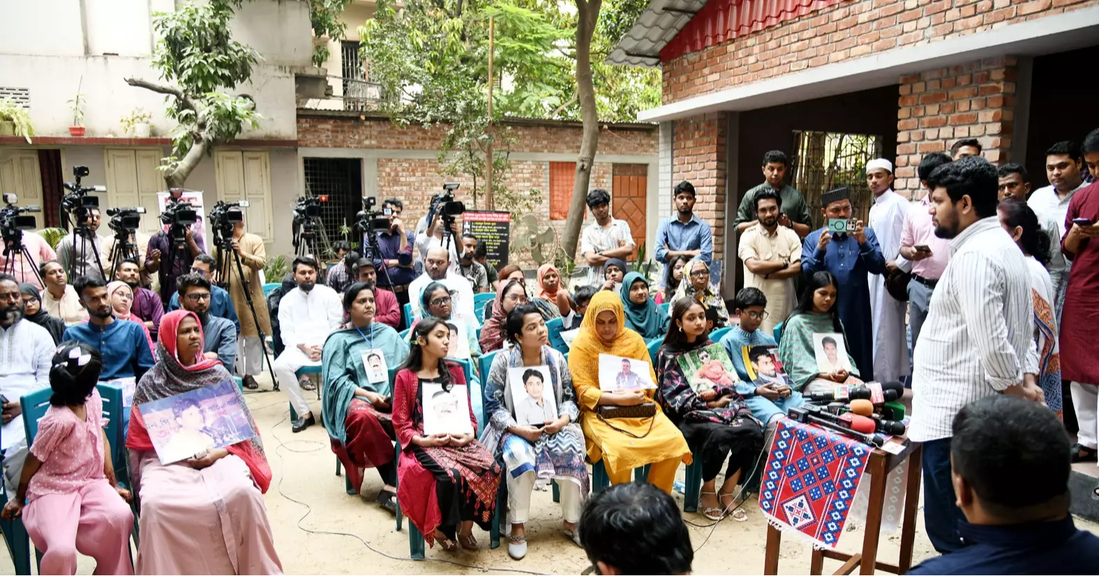 গুমে জড়িতদের বিচার অন্তর্বর্তী সরকারের আমলেই হবে: তথ্য উপদেষ্টা