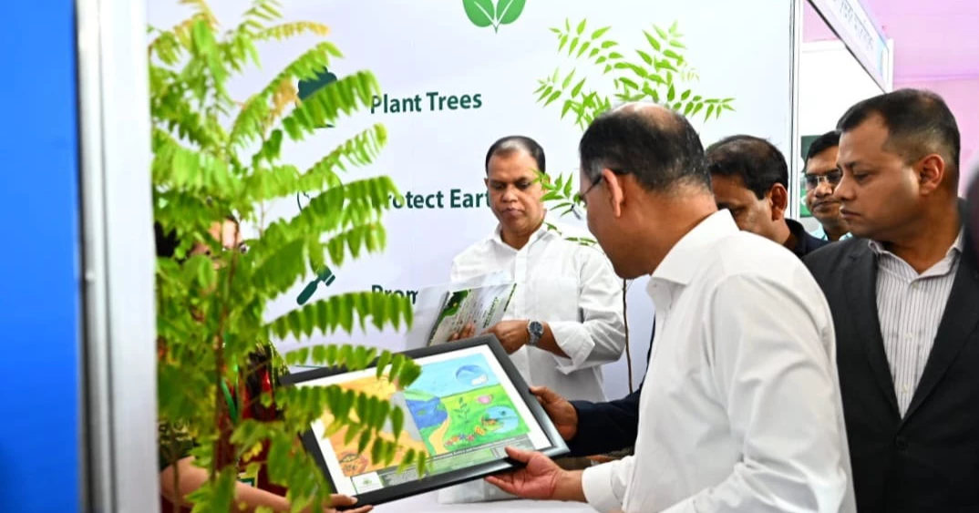 বৃক্ষমেলায় প্রধানমন্ত্রীর অন্যরকম একটি দিন