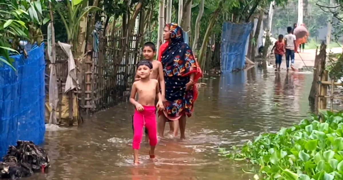তিস্তার পানি বিপৎসীমা ছুঁই ছুঁই, নিম্নাঞ্চল প্লাবিত হয়ে ৬ সহস্রাধিক পরিবার পানিবন্দি