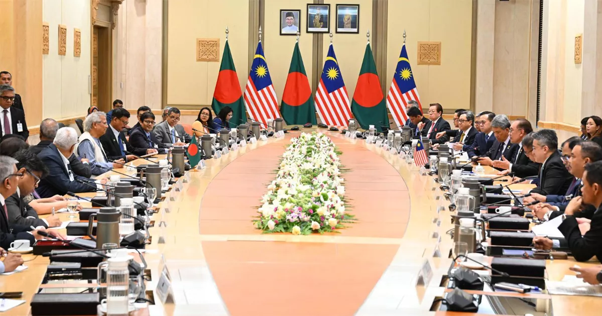 মালয়েশিয়ার প্রধানমন্ত্রীর সঙ্গে অধ্যাপক ইউনূসের বৈঠক