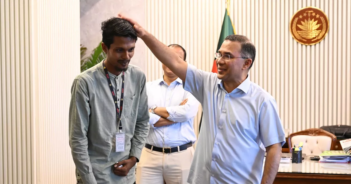 ক্ষুদে সংগীতশিল্পী অনুশ্রী ও নিরাপত্তাকর্মী রাকিবের স্বপ্নপূরণ করলেন প্রধানমন্ত্রী