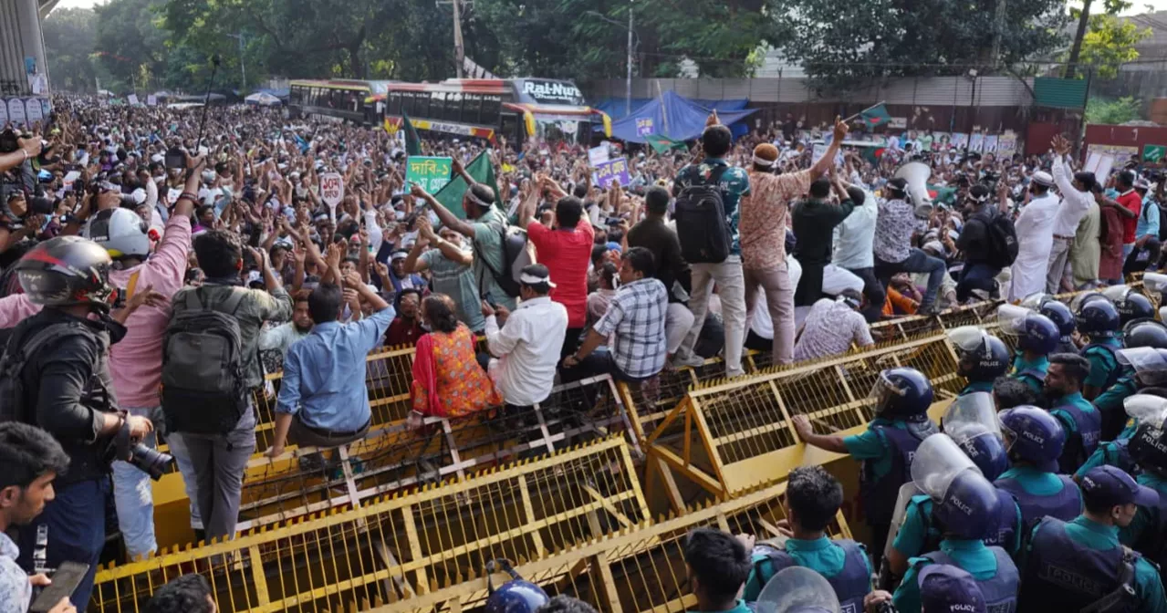 ‘পুলিশের হামলার’ প্রতিবাদে রবিবার থেকে কর্মবিরতিতে যাচ্ছেন প্রাথমিকের শিক্ষকরা