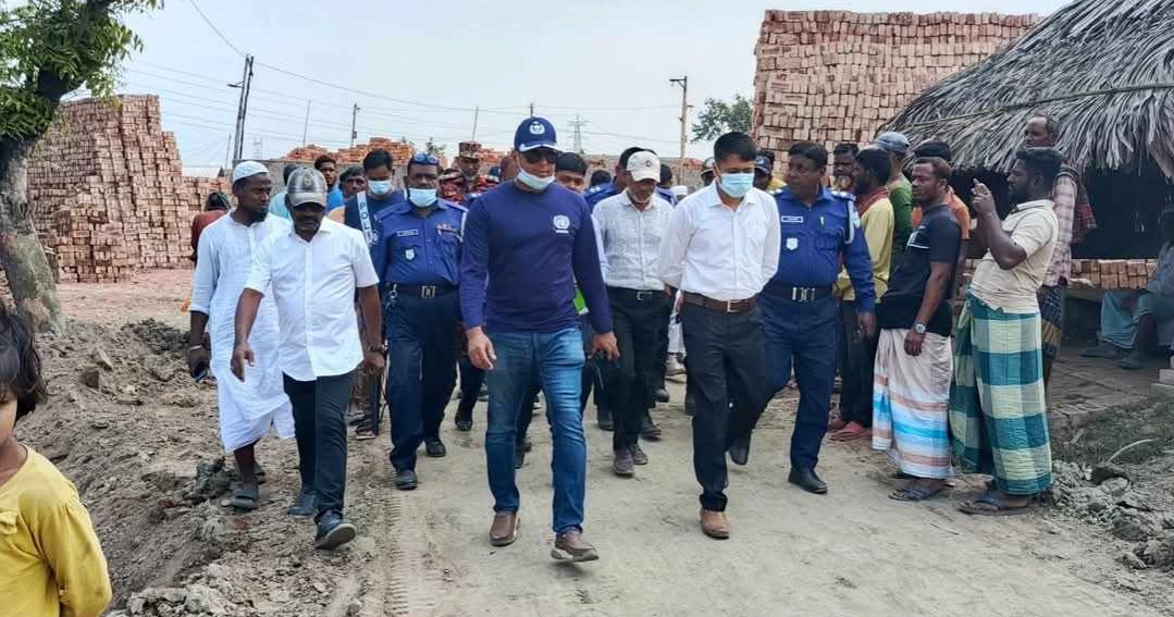 খুলনার ভাটায় কাঠে পোড়ানো হচ্ছে ইট, নেই সরকারি পদক্ষেপ