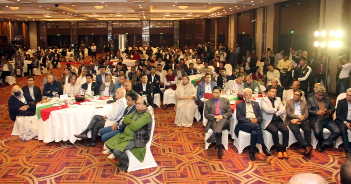 ডেইলি স্টার-প্রথম আলোয় অগ্নিসংযোগ জাতির জন্য লজ্জার: সালাহউদ্দিন