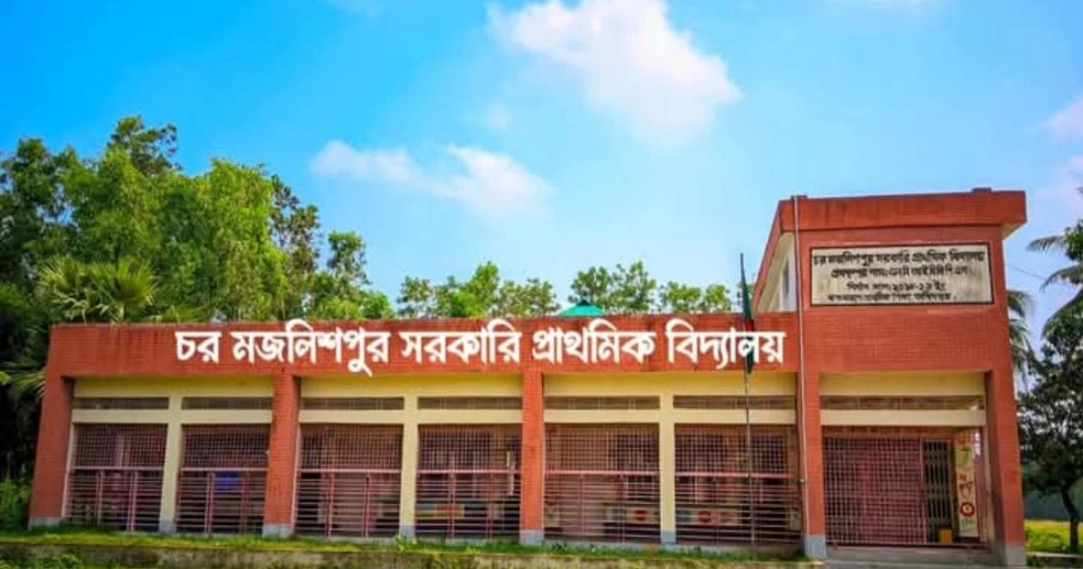 আস্থার সংকট: ফেনীর ১৮০ সরকারি প্রাথমিকে শিক্ষার্থী খরা