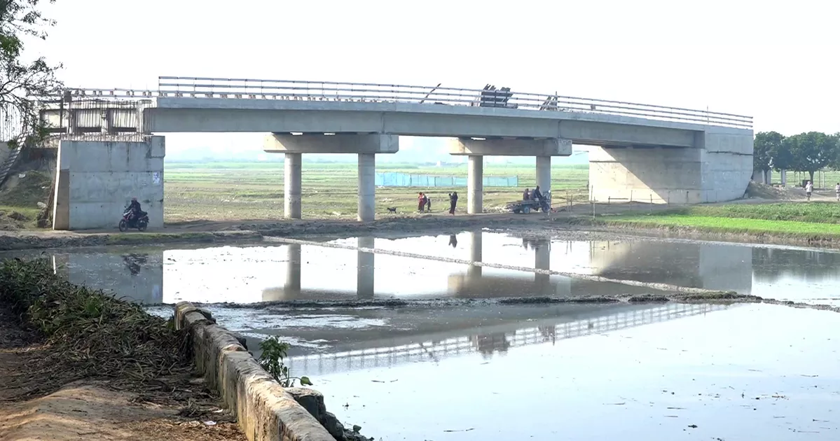 সেতু নির্মাণে স্থবিরতা, চাঁপাইনবাবগঞ্জের তিন ইউনিয়নের মানুষের ভোগান্তি
