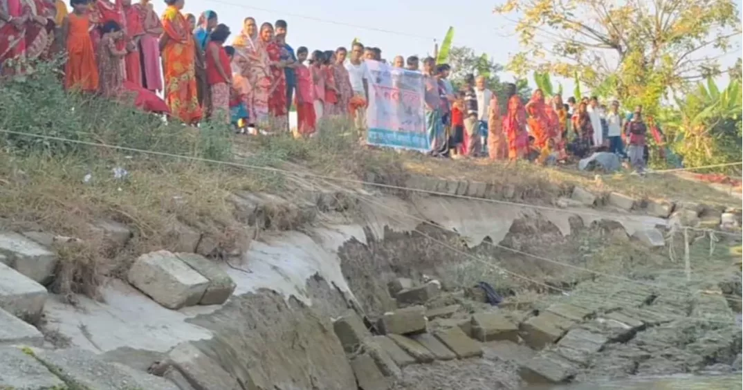নড়াইলে নবগঙ্গার ভাঙনে হুমকিতে তীর রক্ষা বাঁধ, আতঙ্কে ৫ শতাধিক পরিবার