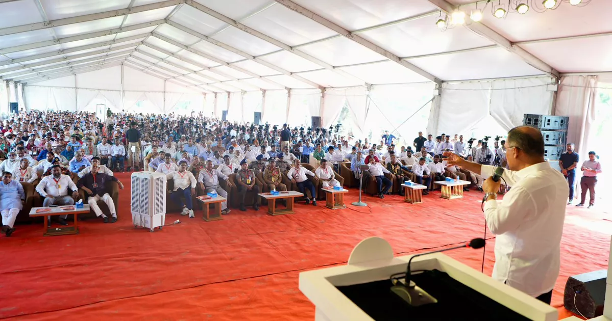পানি সংকট ও জলবায়ু ঝুঁকি মোকাবিলায় পদ্মা, তিস্তা ব্যারাজ নির্মাণ করবে সরকার: প্রধানমন্ত্রী