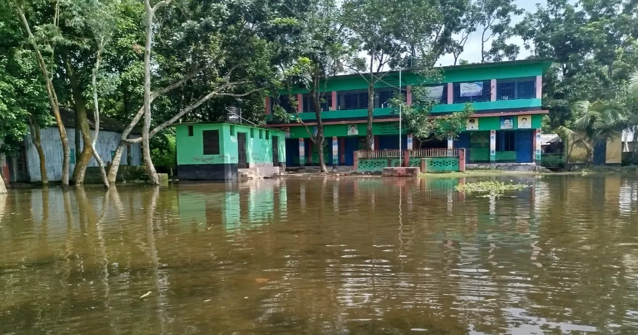 তিস্তায় পানি কমলেও দুর্ভোগ কমেনি স্থানীয়দের