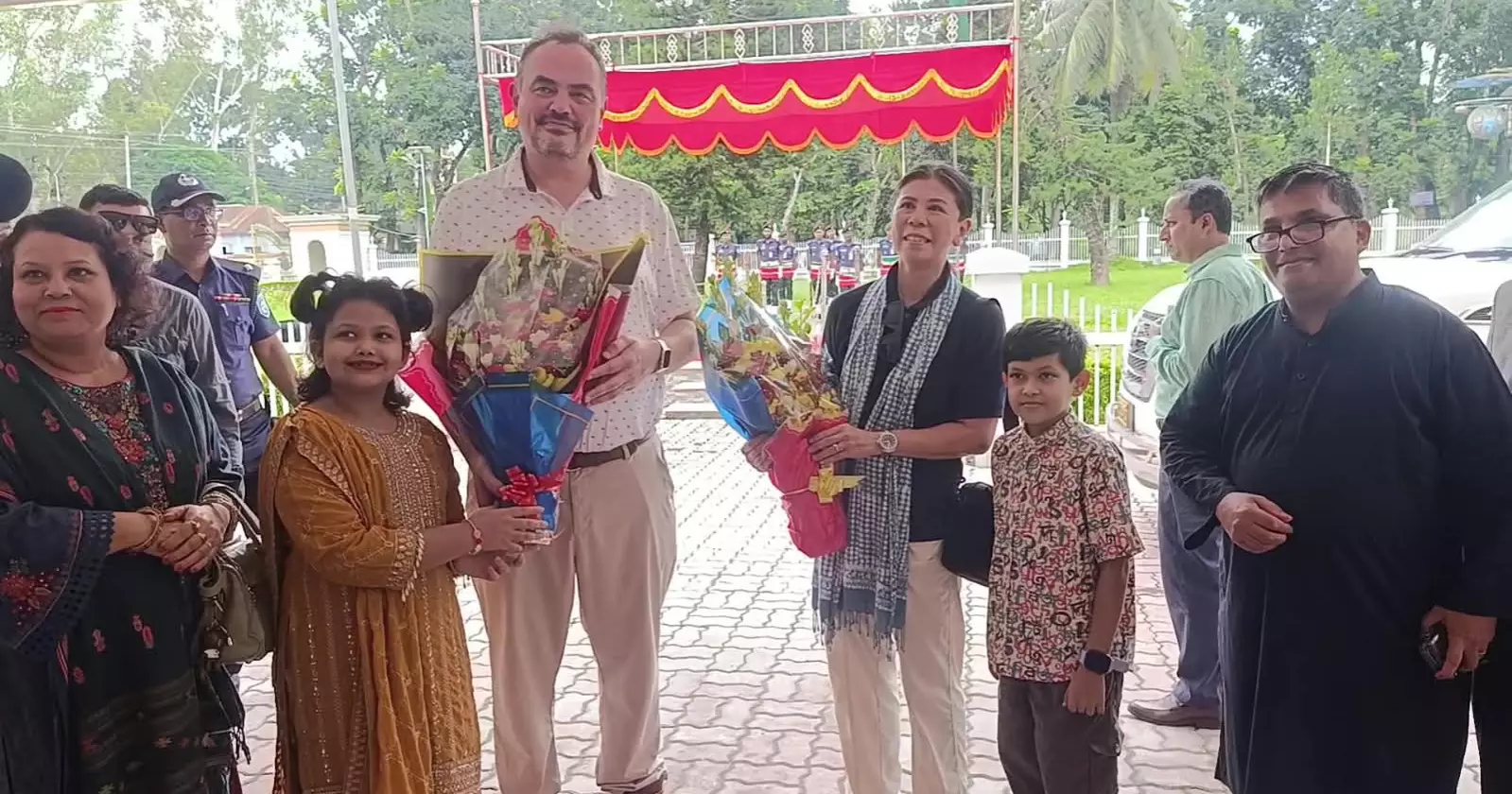 দেশের স্বাস্থ্যব্যবস্থা শক্তিশালী করতে ২৪ লাখ ডলারের চিকিৎসা সরঞ্জাম দেবে যুক্তরাষ্ট্র
