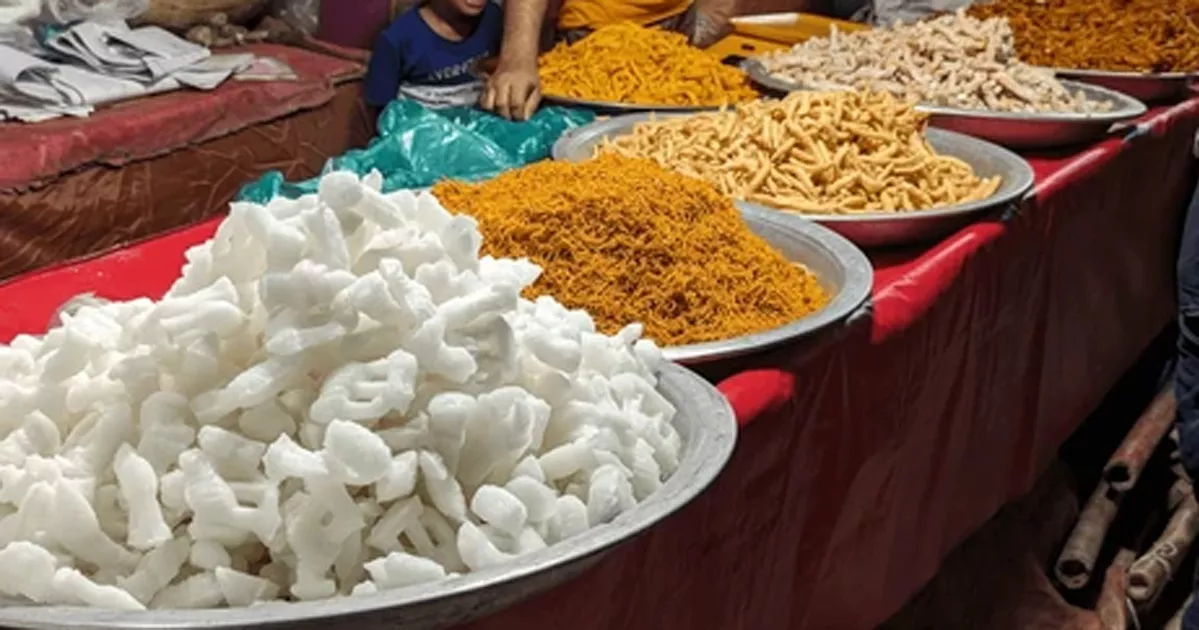 বিলীন হয়ে যাচ্ছে গ্রামীণ উৎসবের সোনালি দিন