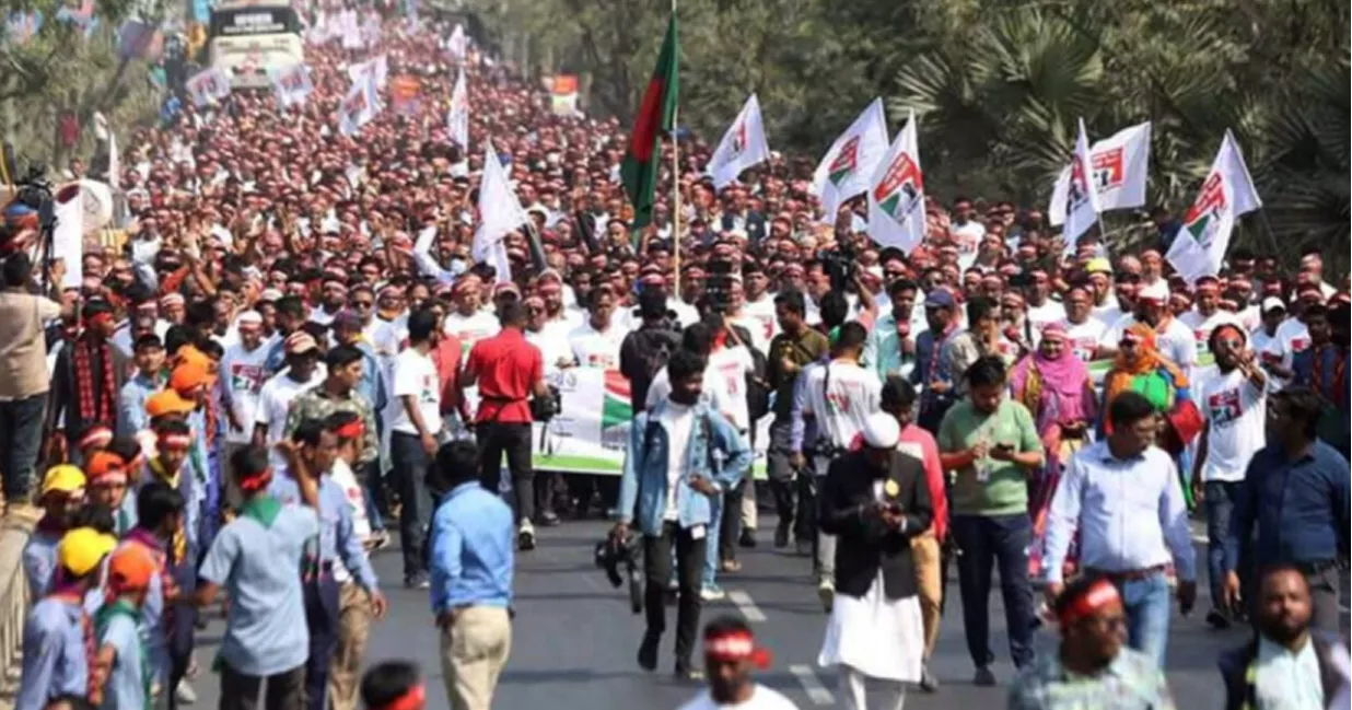 তিস্তা বাঁচানোর পদযাত্রায় মানুষের ঢল