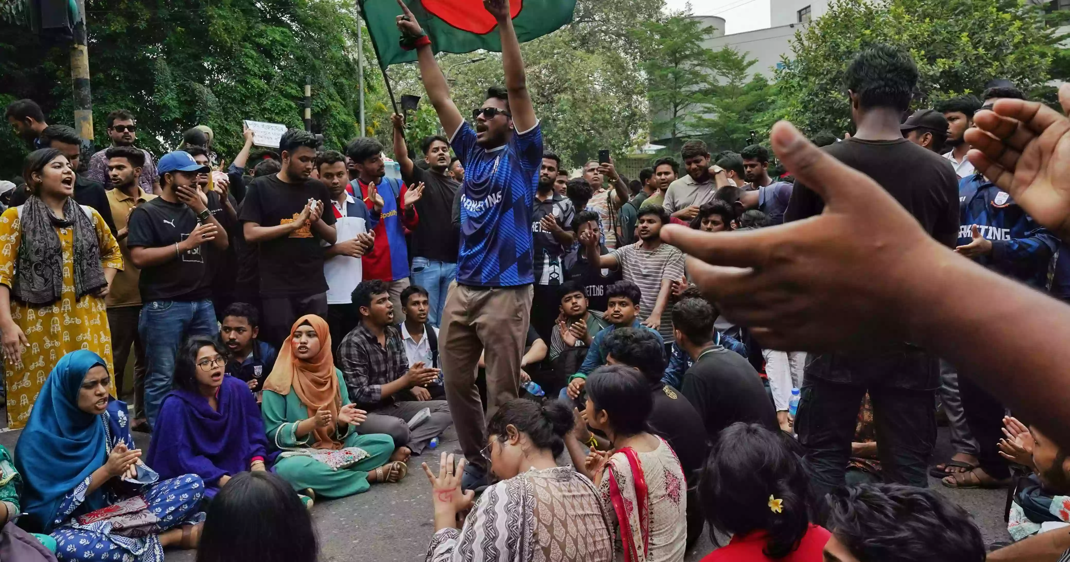 ফ্যাসিবাদকে তাড়িয়েছি, দাবি আদায় না হলে আন্দোলন চলবে: জবি শিক্ষকনেতা
