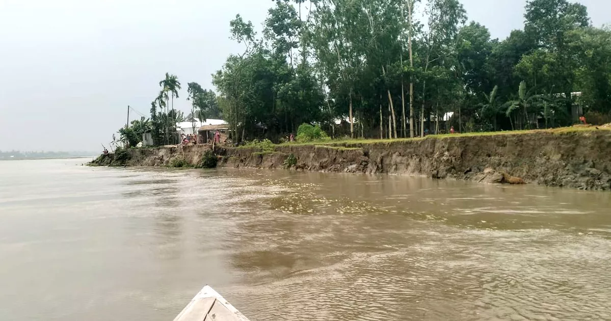 কালজানির ভাঙনে তিন দিনে বিলীন ৭০ বসতভিটা, ঘুম উড়েছে দুই গ্রামের মানুষের