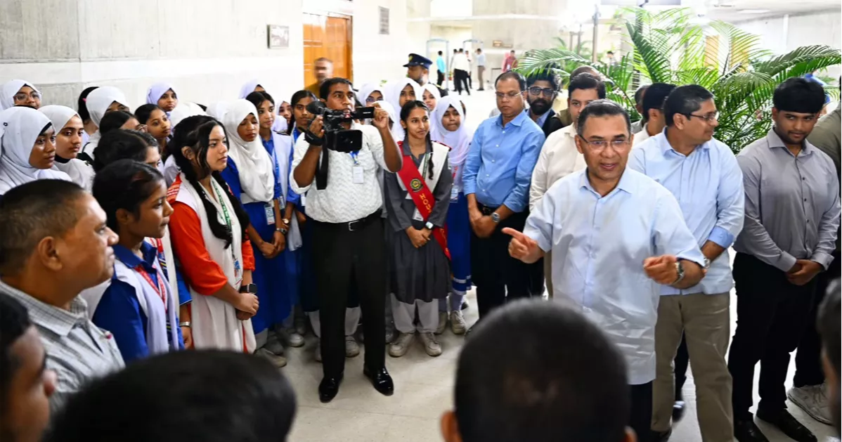 দেশ গঠনে ভূমিকা রাখতে শিক্ষার্থীদের দক্ষ হয়ে ওঠার আহ্বান প্রধানমন্ত্রীর
