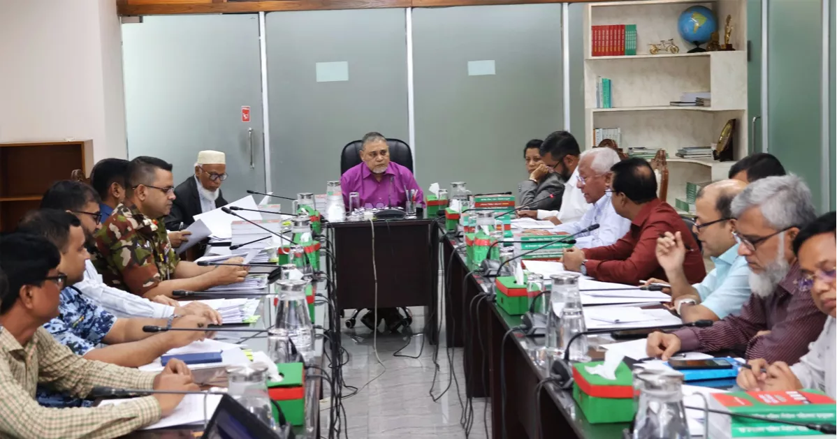 এমপিওভুক্ত শিক্ষক, দ্বৈত নাগরিক, ঋণখেলাপিদের স্থানীয় নির্বাচনে অযোগ্য ঘোষণার সুপারিশ ইসির