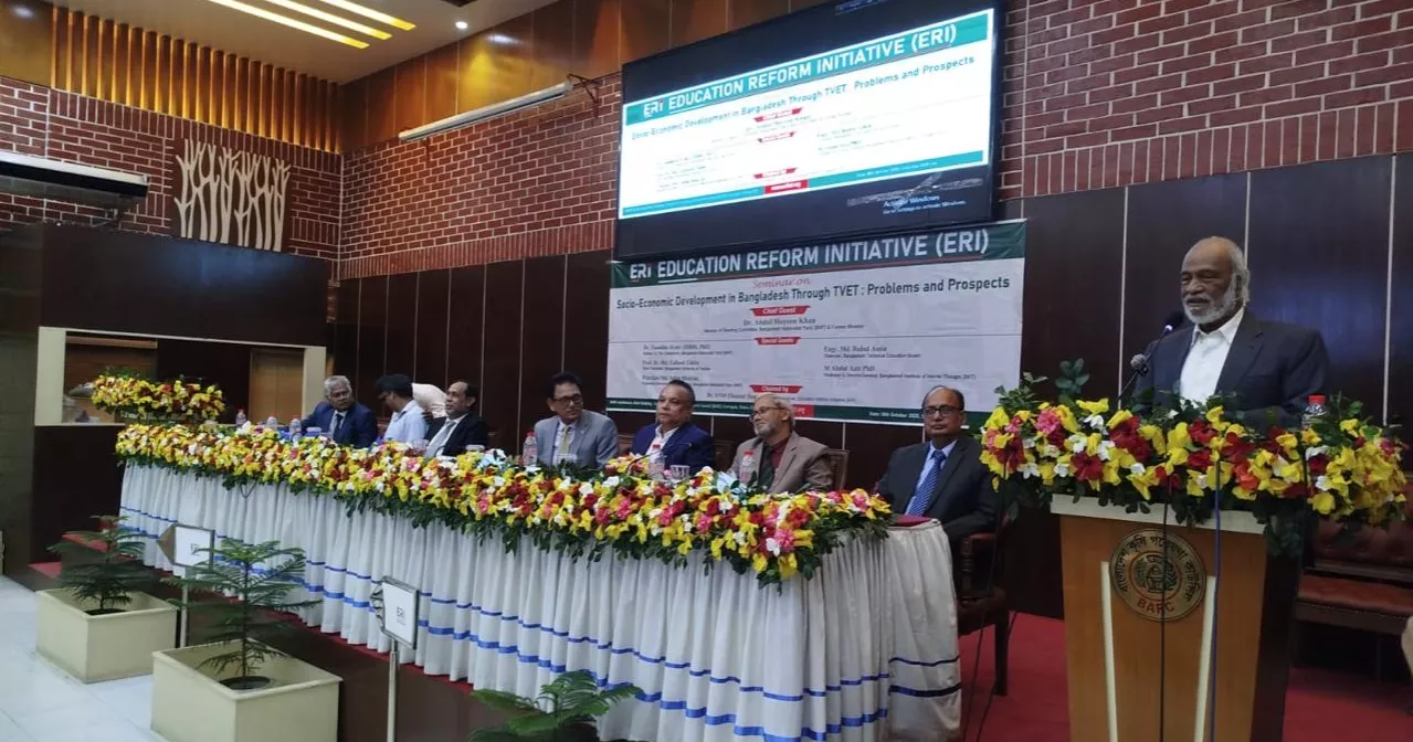 Moyeen Khan stresses engaging educated youths in development activities