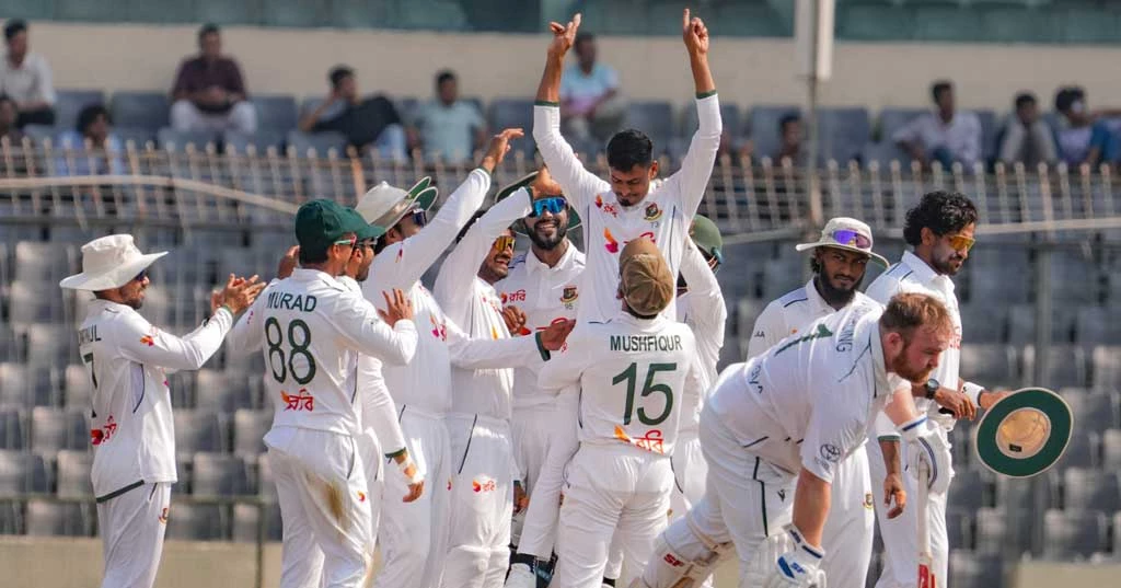 Bangladesh close in on victory as Taijul becomes country’s leading Test wicket-taker