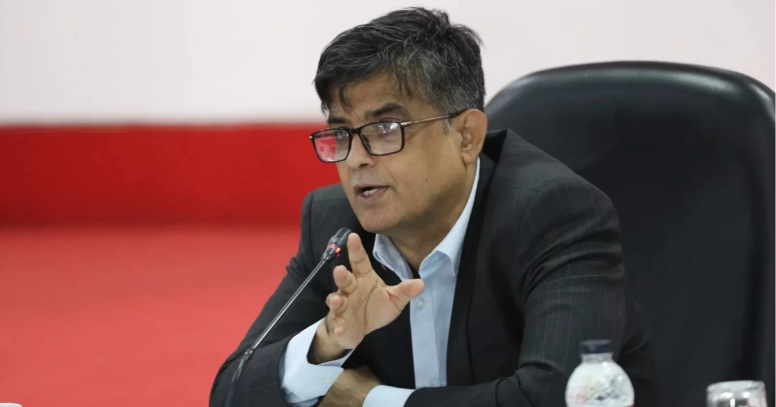 Journalists talk about responsibility but many dodge their own: Press Secretary