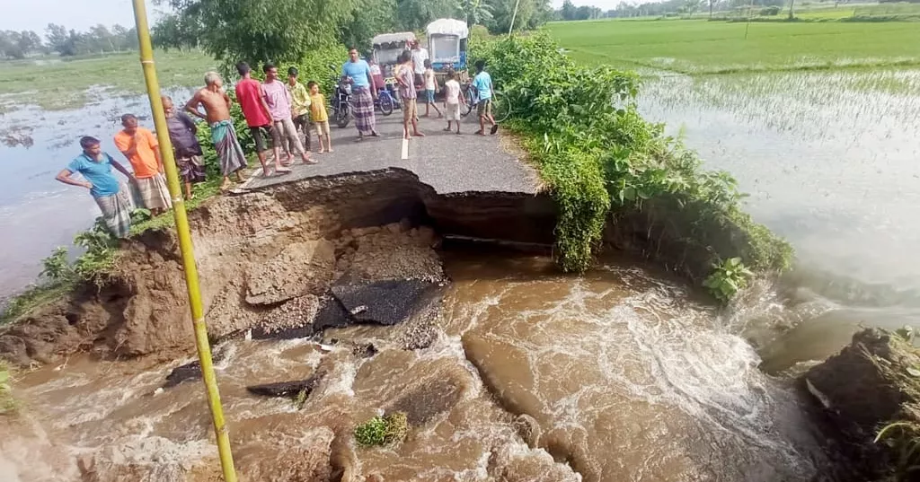 Flash flood damages road, cuts off communication for 2,000 families in Lalmonirhat