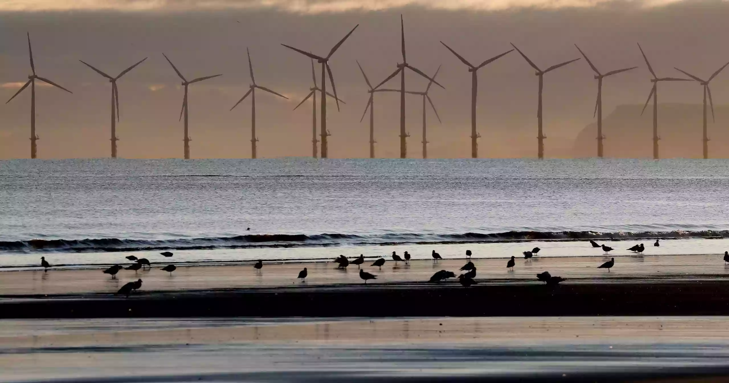 The UK government has set a target of an 87% cut in carbon emissions by 2042