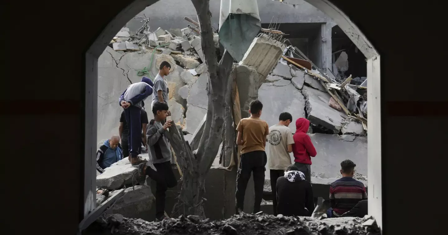 Israeli strike on media tent outside Gaza Hospital kills reporter, injures journalists