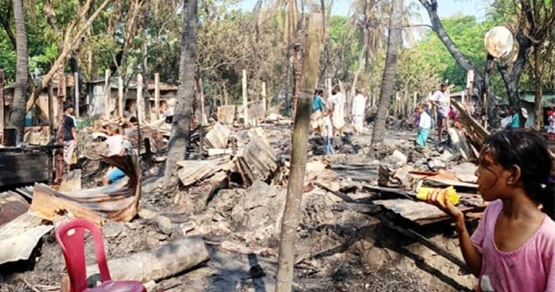 Fire guts 33 houses in Kutubdia