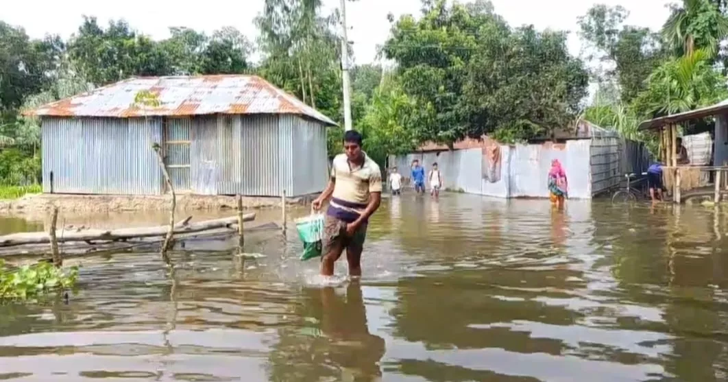 Teesta flows above danger mark, all sluicegates opened