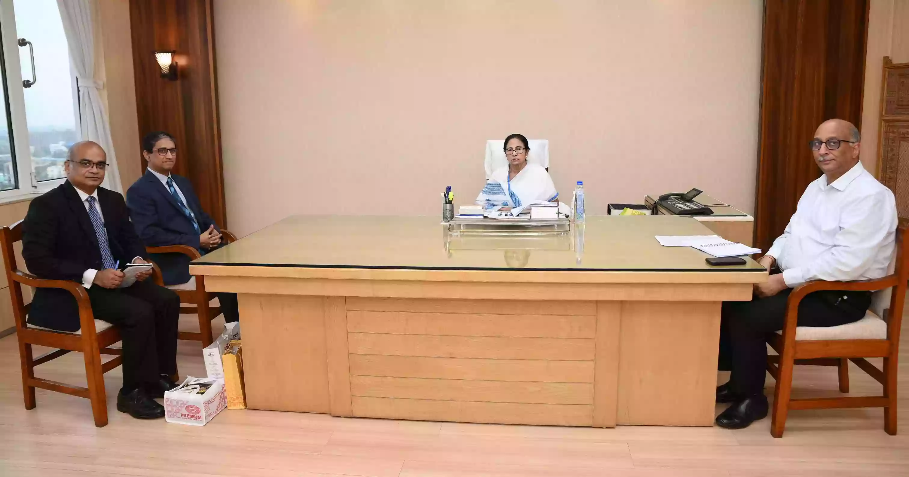 Bangladesh envoy meets Mamata, discusses different issues