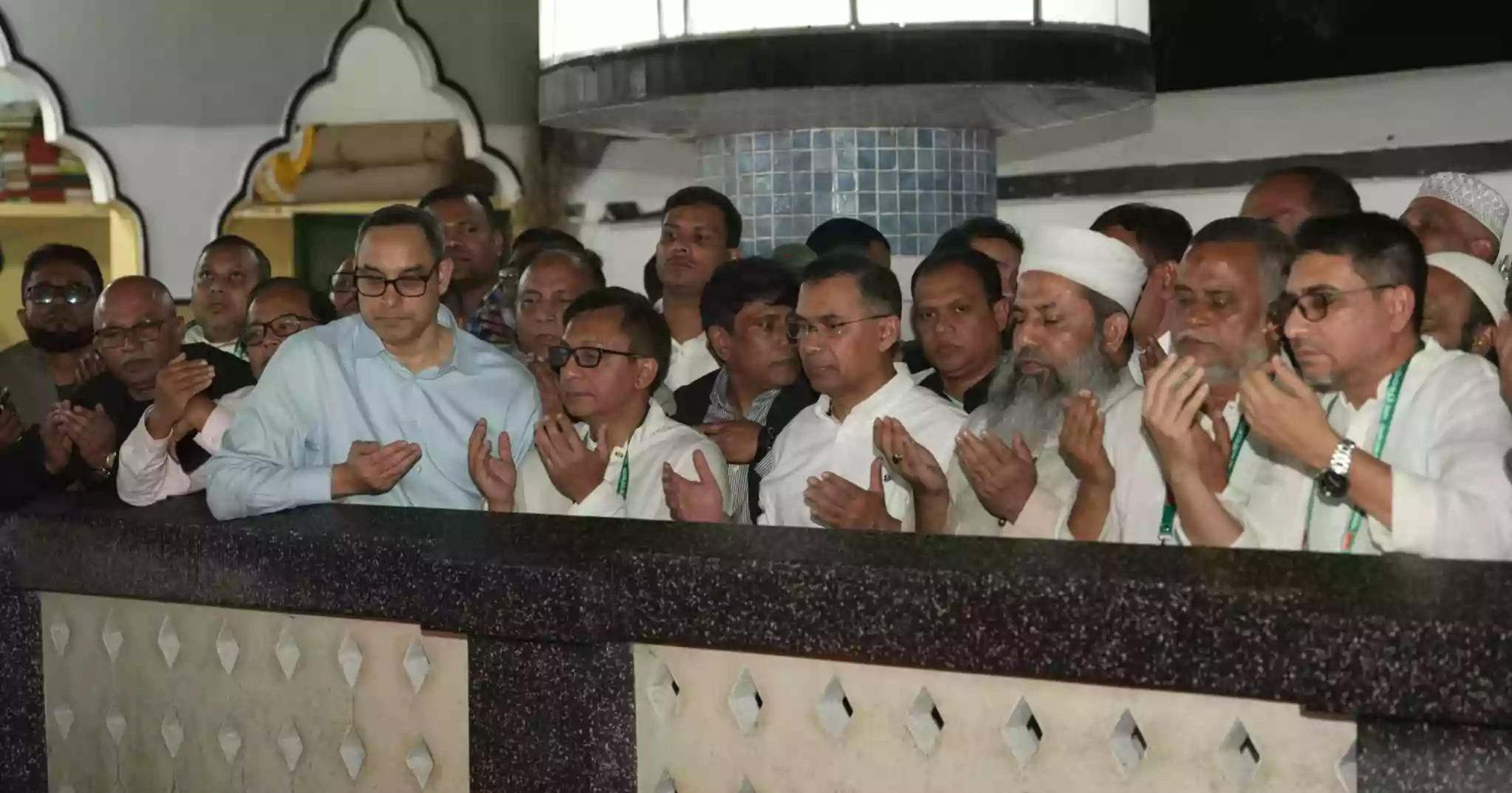 Tarique visits shrines of Shahjalal, Shah Paran; offers prayers