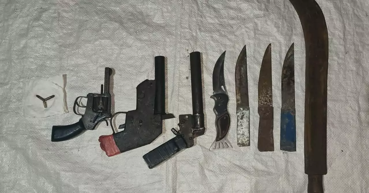 2 pistols, 1 shotgun recovered from mason’s house in Kushtia