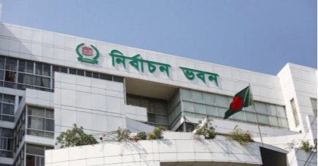 EC bars journalists from live streaming or staying over 10 minutes in polling booths