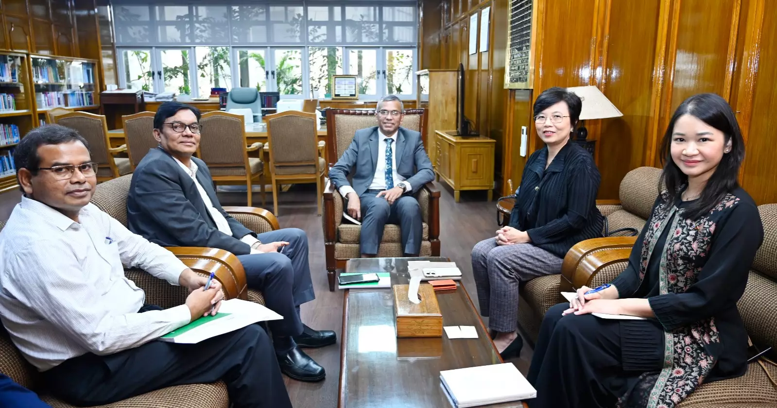 Thai ambassador, central bank governor discuss trade, technical cooperation