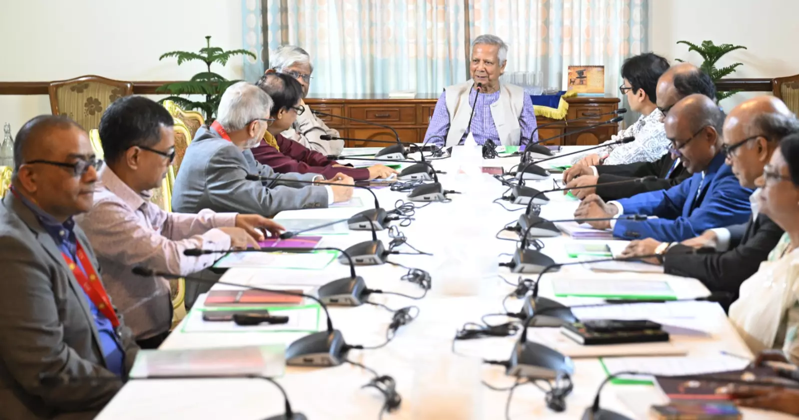 Dr Yunus calls for quick action to recover billions in stolen money