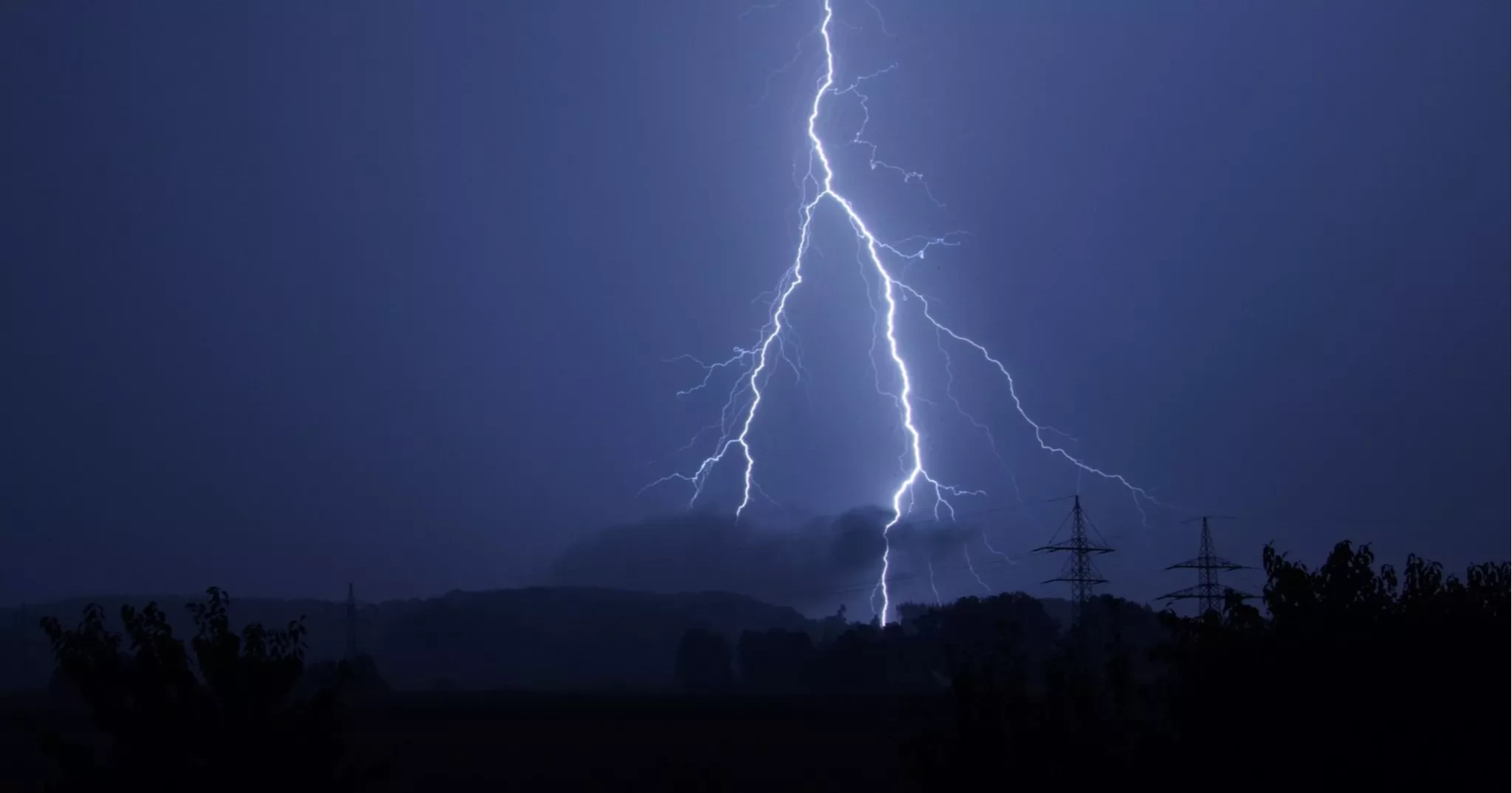 3 killed by lightning strikes in Chapainawabganj