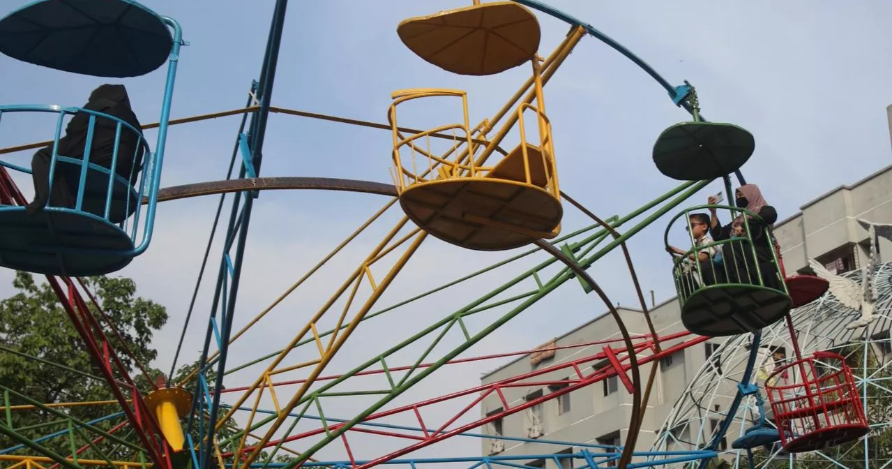 Families throng Shishu Mela on last day of Eid holidays
