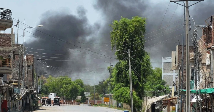 4 security personnel killed, 16 injured in suicide attack  Pakistan