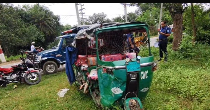 3 killed in Gazipur road crash