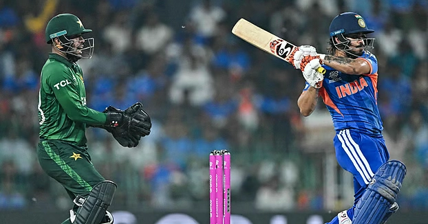 India crushes Pakistan by 61 runs as World Cup scenario heats up