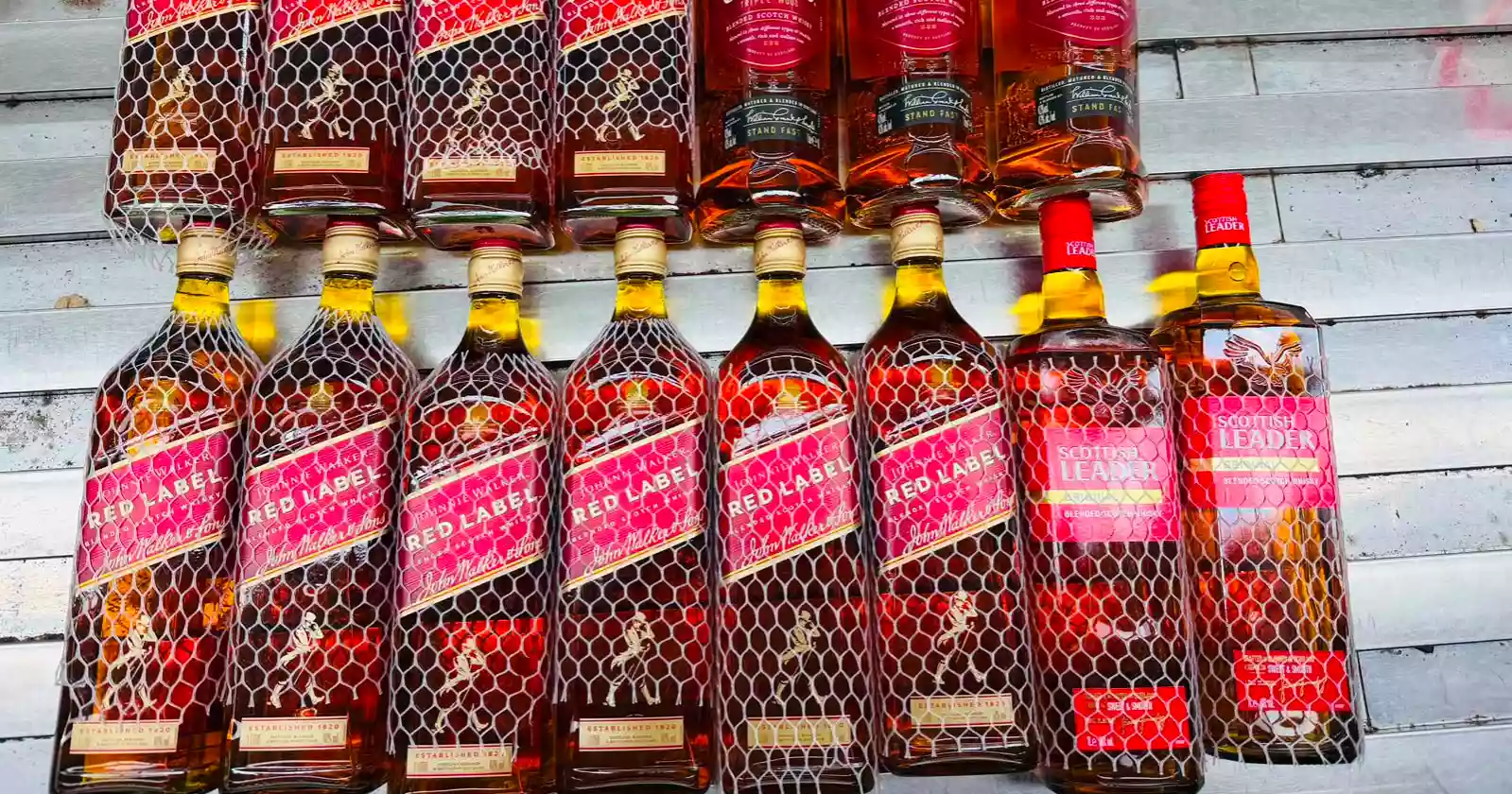 CIID seizes 15 litres of foreign liquor at Shahjalal Airport 